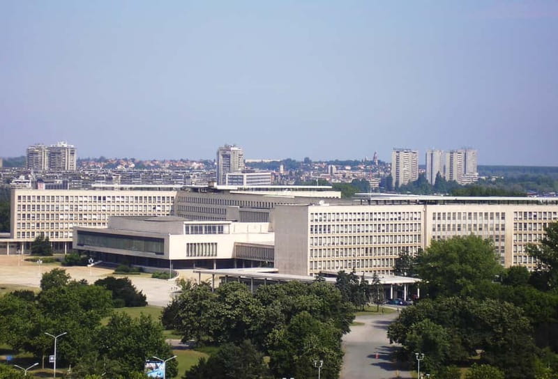 Belgrade: 3-Hour Sightseeing City Tour - Guides, Vehicles, and the Feel of the Tour