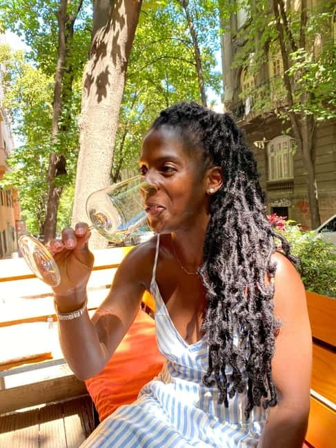 Belgrade: 3-Hour Walking Local Wine Tasting Tour - First stop: a central Belgrade wine introduction