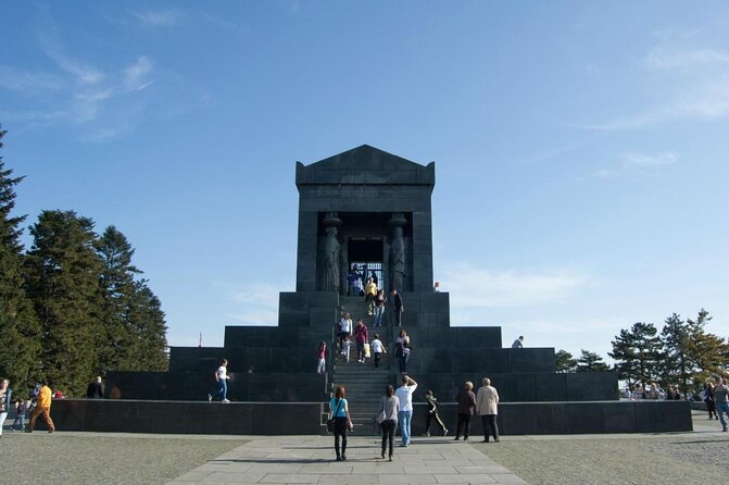 Belgrade Big Tour: Top Attractions and Belgrade Neighborhoods - Five useful things to know before you book