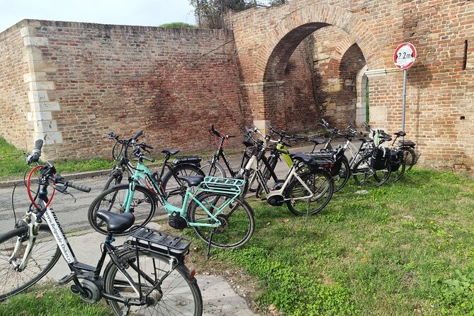 Belgrade E-Bike Tour: Power Glide! - River rafts and Belgrade’s leisure culture