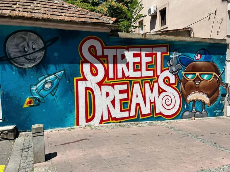 Belgrade: Street Food and Drinks Tour with 20+Tastings - The guides: Yair, Davor, and the human side of the tour