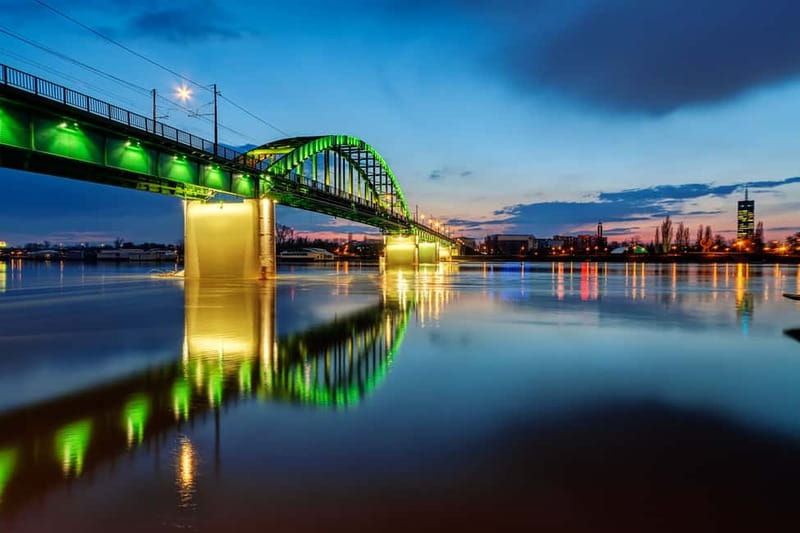 Belgrade: Sunset Sightseeing Cruise with Drinks - Key details that shape the experience