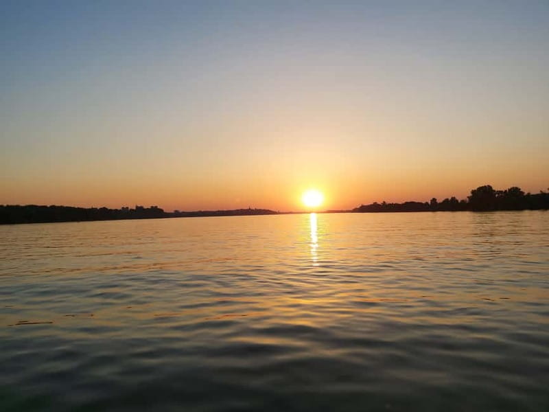 Belgrade: Sunset Sightseeing Cruise with Drinks - Kalemegdan Park and the fortress from below