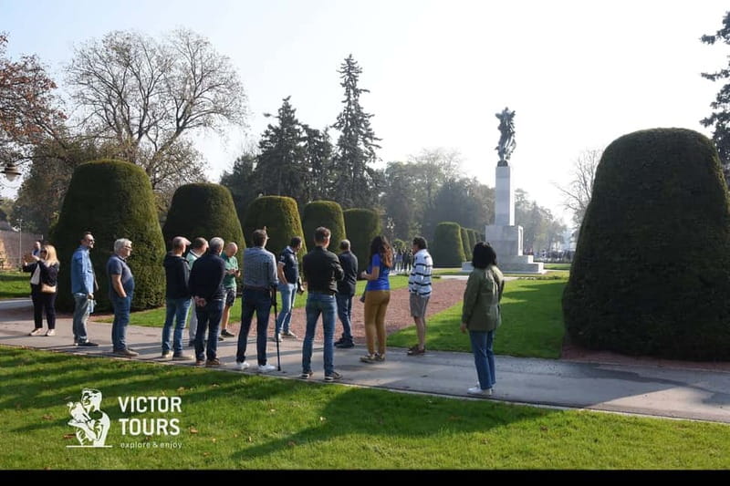Belgrade: Top Attractions & Belgrade Neighborhoods Big Tour - Lunch beside the Danube