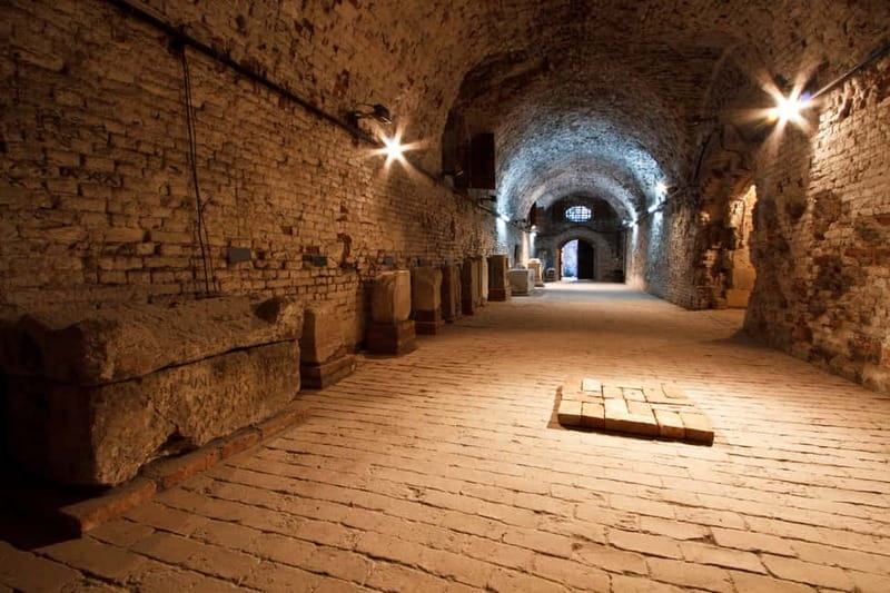Belgrade: Underground Tour with Riverside Sparkling Wine - The gunpowder warehouse and Roman stonework