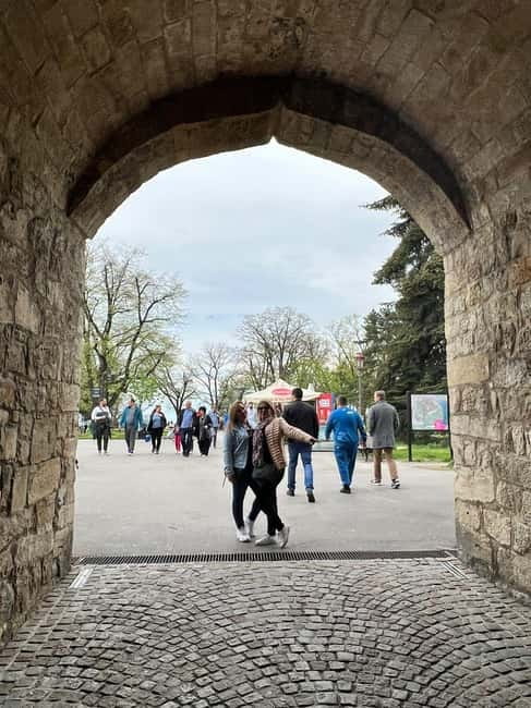 Belgrade walking tour 11:00 or 17:30 - Kralja Petra and the Shift Toward the Fortress