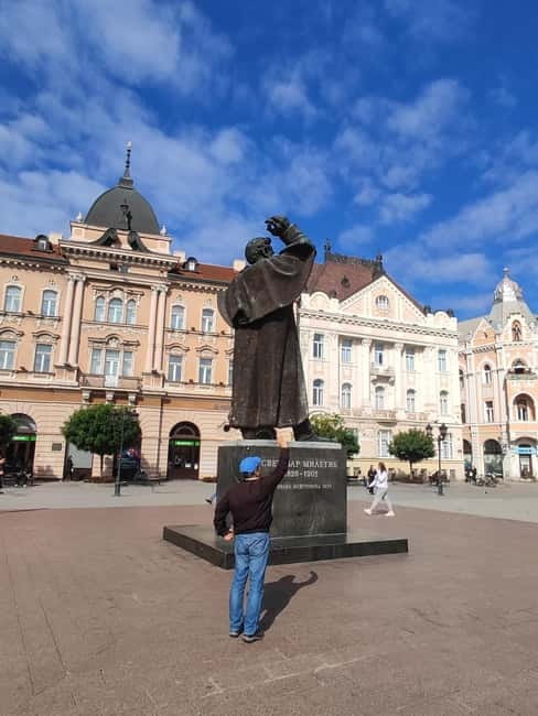 Novi Sad: Walking Tour city center and Petrovaradin Fortress - Danube Park and the riverfront pause