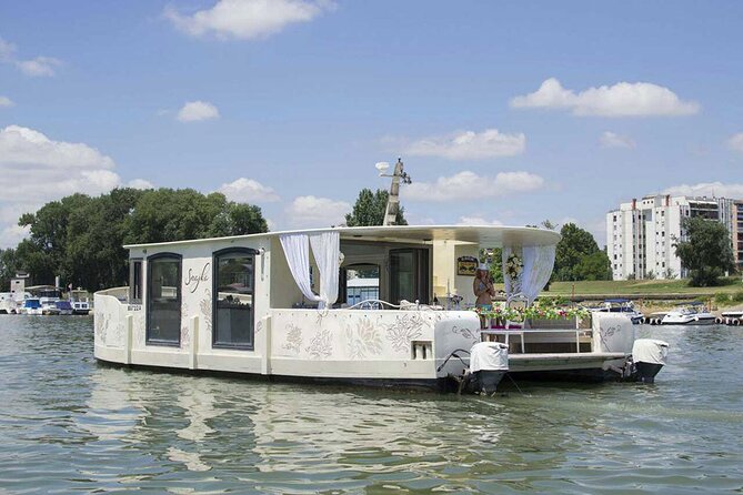 Private Boat Tour in Belgrade - The floating clubs are part of Belgrade’s social life
