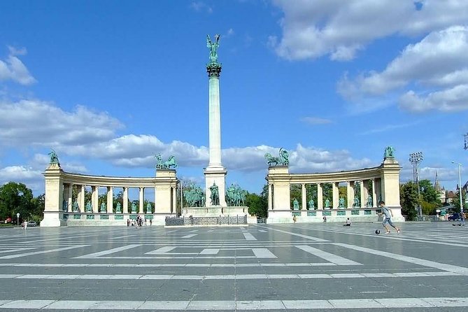 Private Day Trip To Budapest From Belgrade - What the guides add to a fast visit