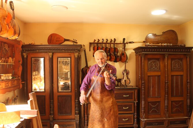 Private Day Trip/Transfer Tour from Belgrade to Timisoara - Kovačica and its Serbian-Slovak art tradition