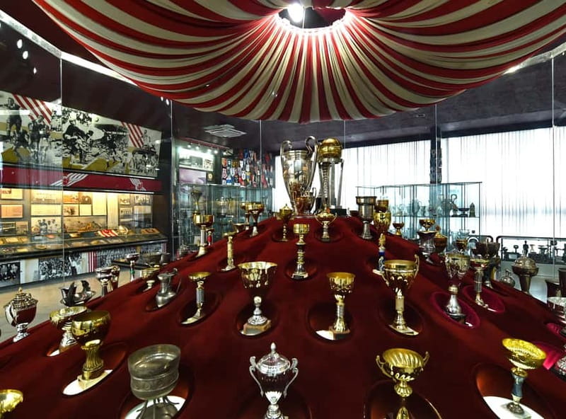 Red Star Football Club Stadium Tour Ticket - The guest dressing room and famous visitors